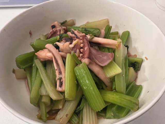 Stir Fry Spicy Celery Squid      辣炒芹菜魷魚